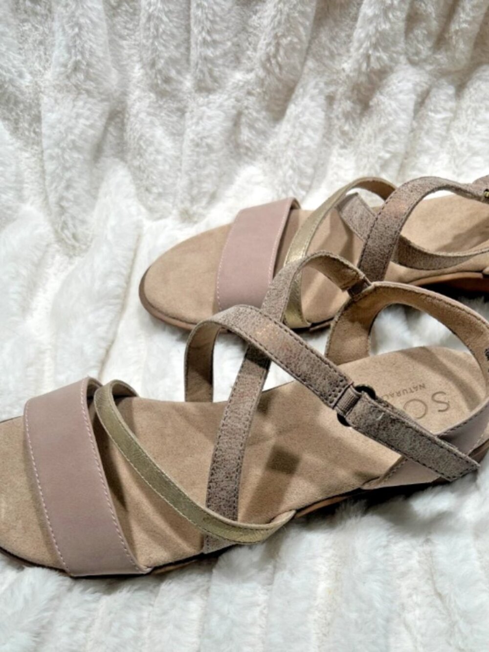 Soul by Naturalizer Sandals 10W Wide Beige Gold Metallic Strappy Comfort NWB